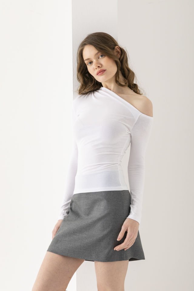 Düşük Omuz Kayık Yaka Body