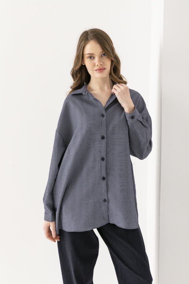 Oversize Çizgi Detaylı Lacivert Beyaz Tırtıklı Gömlek